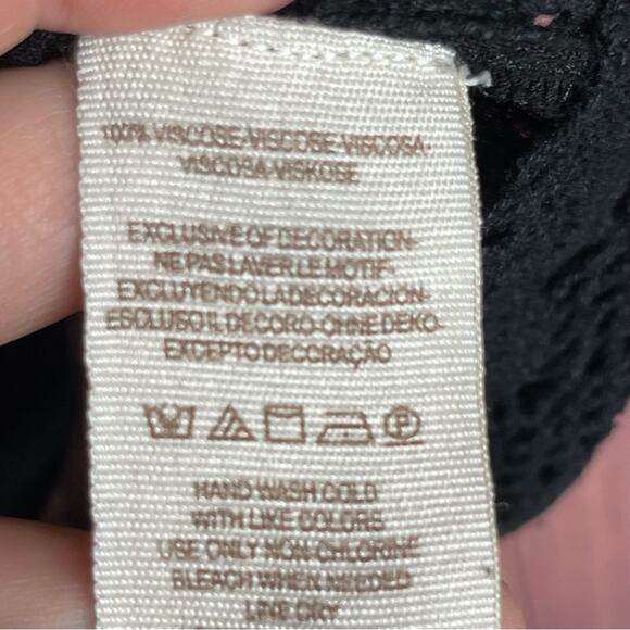 Free People Crocheted Needlepoint graphic Top - Picture 7 of 9